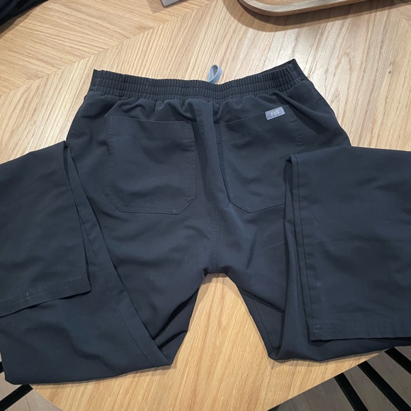 Figs Yola Black Pant - Picture 2 of 6